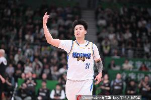 解说:赵睿+麦基打出高质量挡拆 CBA第一定律是外援持球干配图