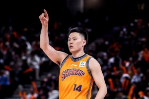 不理想!李弘权三分9中3拿16分 李添荣6中0颗粒无收配图