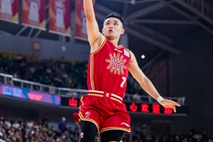 山西助教:原帅跟腱有些伤病 导致球队失去了重要武器配图