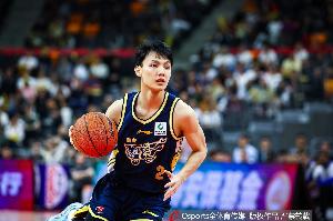 男篮短训营再调整：艾孜麦提/杨芮/徐杰离队 赵维伦/王俊杰已归队配图