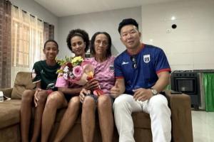 在佛得角的中国球迷:认识门将沃齐尼亚多年 当地球队工资1千多元配图