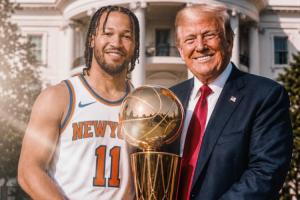 给面子!尼克斯是首支在特朗普当总统时到访白宫的NBA总冠军球队配图