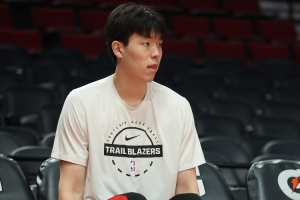 杨瀚森:现场观看季后赛会让人成长 我需要提高自己的投篮水平配图