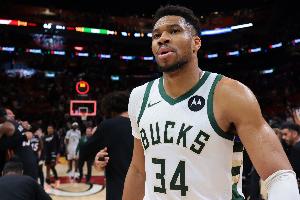 大戏登场!名记:选秀夜恐爆发重磅交易 字母哥小萨莫兰特......配图