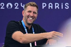 真挚的祝福!NBA官方为诺维茨基送上48岁生日祝福配图