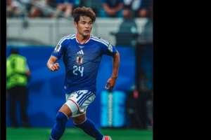 日本队4-0击败突尼斯,美因茨官方社媒祝贺佐野海舟配图