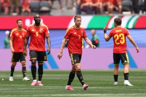 大跌眼镜!FIFA第10比利时世界杯2连平,5亿阵容2场38射只进1球配图