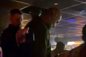 护詹雷达启动!网友偷拍詹姆斯 乐福一眼锁定镜头秒制止配图