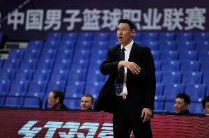 媒体人:李楠将接过许利民教鞭 成为北京新任主教练配图