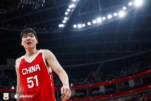 媒体人:球迷期待杨瀚森能“虐杀” 他需要调整自己&适应国家队配图