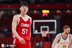 贾磊：小杨用好了绝对是大杀器 上限策应是可以增加进攻变化的配图