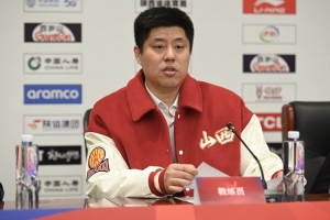 山西篮协副主席:潘江仍会在俱乐部任职 新帅很可能是助教布扎斯配图