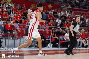 媒体人：国王曾认真考察年轻国手王浩然 他一度进入次轮选秀名单配图