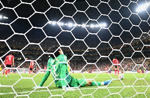 0-1南非!韩国解说:个人认为,这可能是韩国队史上最糟糕的比赛配图