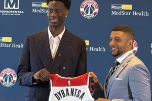 3号没了!奇才官方:状元迪班萨将穿着4号球衣开启NBA生涯配图