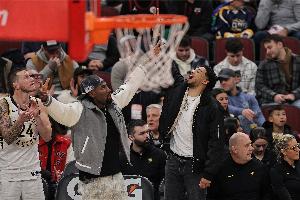 哈利伯顿：我感觉身体棒极了 又能像健康的NBA球员那样在赛场飞奔配图