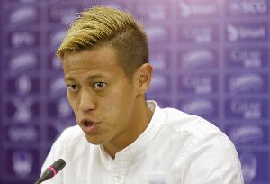 本田圭佑:几次交手巴西都被收拾得挺惨 在顺风时突然被哐哐进球配图