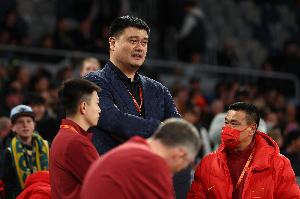 从球员到篮协主席？姚明：不再是死记硬背战术手册 必须从零学习配图