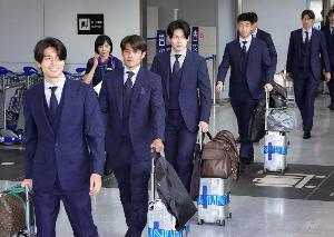 遭巴西绝杀无缘16强，日本队今日回国抵达东京配图