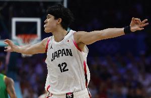 得加强防守！中国男篮第二节19-28 净负日本男篮9分配图