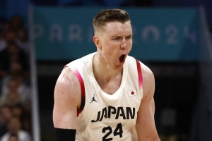 10中9!杨鸣:中国队下半场防守没大问题 霍金森的个人能力太夸张配图