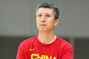媒体人:郭士强不擅长发挥球员的个性和特点 进攻端缺乏创新性配图