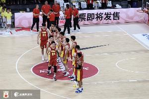 中国队上一次输给日本是24年亚预赛!当时主帅是乔尔杰维奇配图