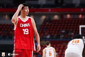 媒体人:明天可尝试用徐昕 对方内线高柏凯活动区域只在油漆区配图