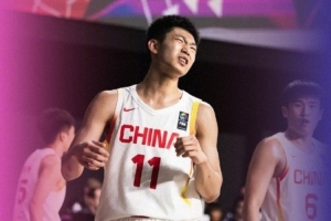 媒体人：张淳智三分7中6砍24分立大功 张宇辰却哑火 下场赢就第九配图