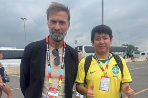 直播吧前方记者遇到了克洛普,听听渣叔怎么回应接手德国主帅一事配图