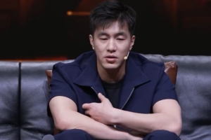 郭艾伦谈男篮生死战:对手是谁不太重要 首先你上场要解放自己配图