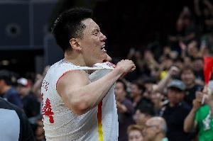 今天首发出战!李弘权13投6中&三分8中2得到17分4板4助配图