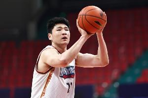 媒体人谈赵柏清认为顶薪价格低:理论上最低80万 应该不会这么少配图