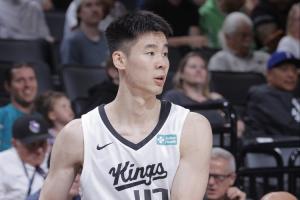 直播吧:同曦计划给郭昊文提供顶薪续约合同 希望将其留下配图