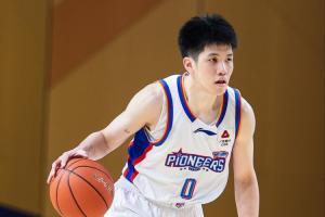 直播吧:天津男篮将给林庭谦开2年顶薪合同 但不确定后者是否接受配图