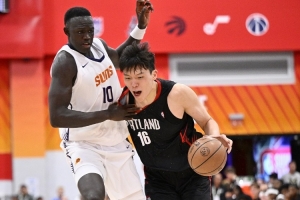 体育画报：马卢阿奇让杨瀚森难以招架 后者很难适应NBA的内线对抗配图