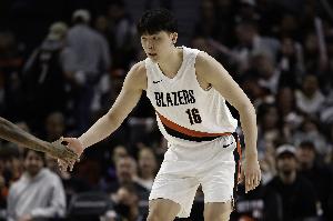仅三次出手!杨瀚森半场6分5板3助+4失误4犯规 正负值+17全场最高配图