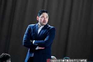 媒体人:钟诚新赛季将前往NBL 执教贵州猛龙俱乐部配图