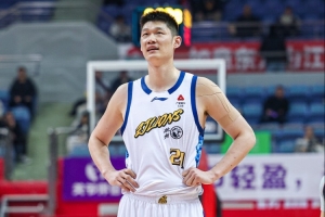 媒体人:CBA转会 球员有比较大的权限 球员不想去 交易是做不成的配图