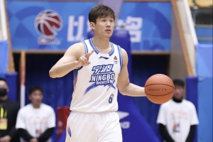 媒体人：山西男篮新援王俊杰将于近两日抵达太原 与球队会合配图