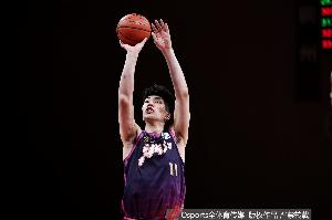 媒体人:余嘉豪所签的4年B类合同和去年浙江提供的保持一致配图