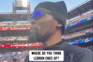 杜兰特:我认为詹姆斯会回骑士 但76人也有很大机会配图